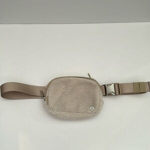 Lululemon Everywhere Sherpa Fleece Belt Bag Natural Ivory/Trench Fanny Pack